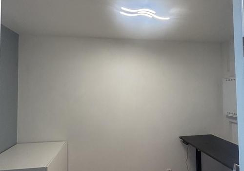 Waschtrockner + Schreibtisch