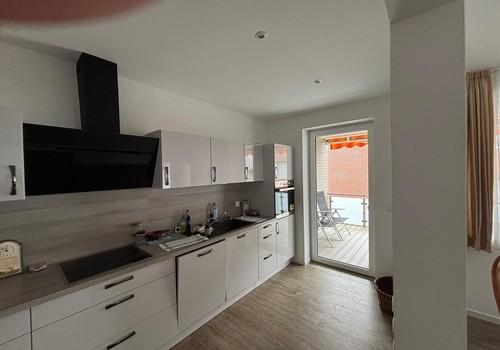 Küche mit Ausgang Balkon