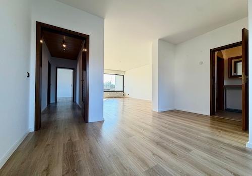 Blick vom Essbereich zum Wohnzimmer