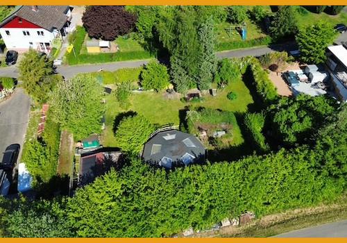 Blick von oben auf das Grundstück