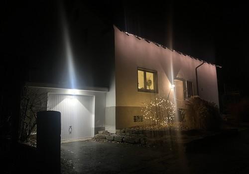 Ansicht Eingang bei Nacht