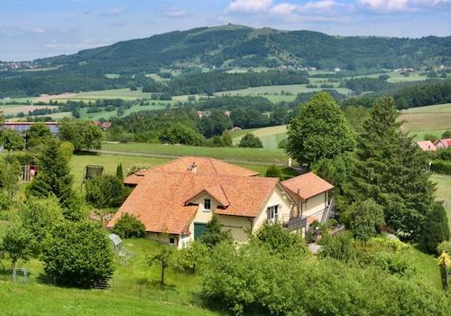 Haus Rückseite mit Blick auf Wasserkuppe