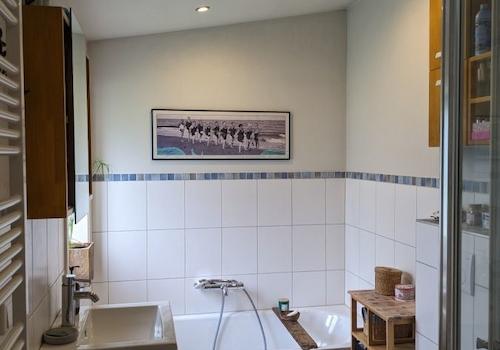 Badezimmer EG Wanne Fenster Westseite