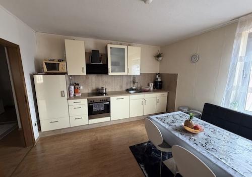 A239CD72-88DC-4F4F-B3F9-16BB0C534EC1