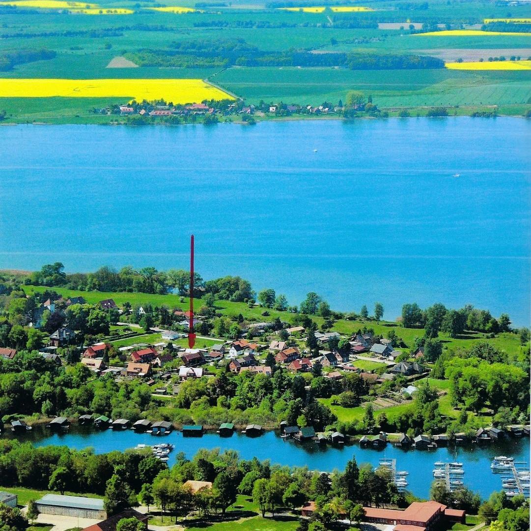 Das Grundstück roter Pfeil