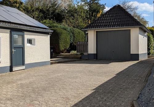 Innenhof mit Stellplätzen 2