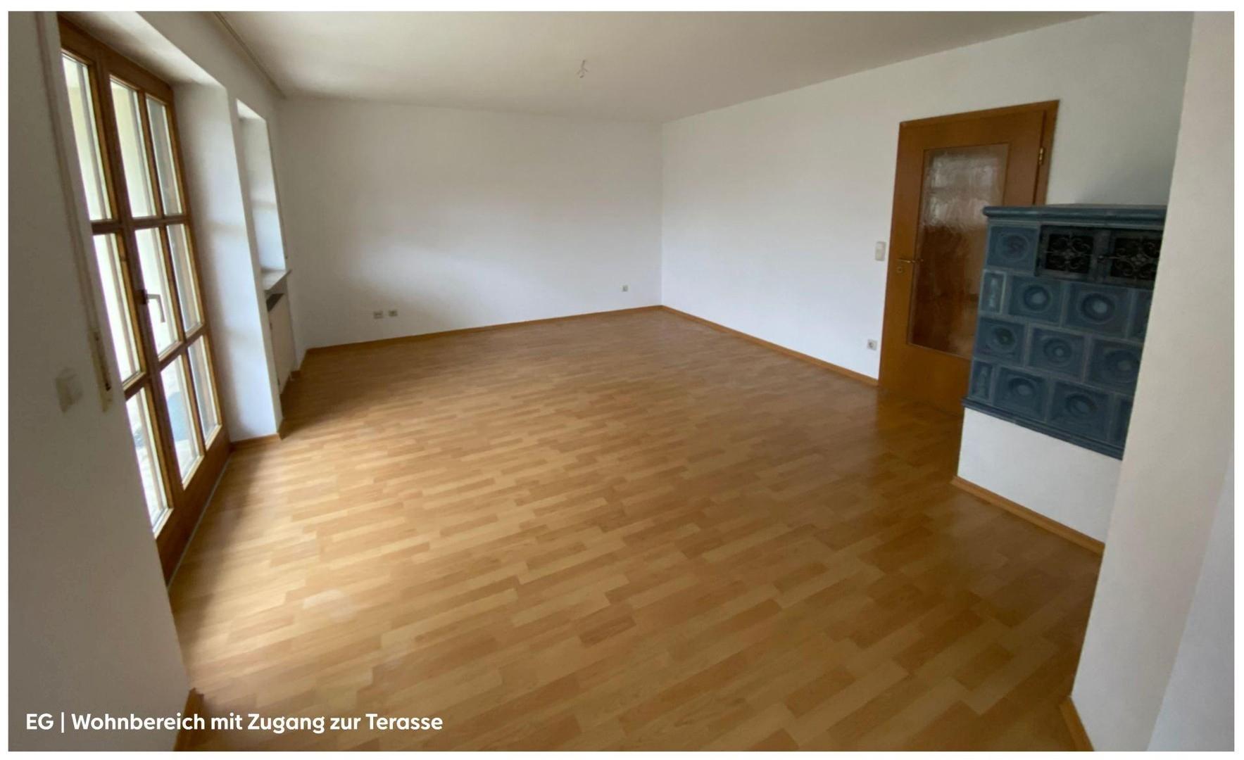 EG Wohnzimmer / Kachelofen