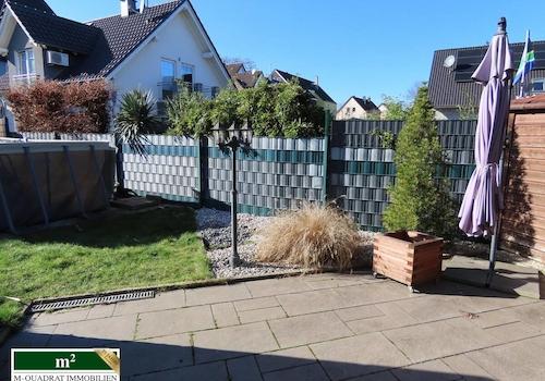 Terrasse in Blickrichtung Garten