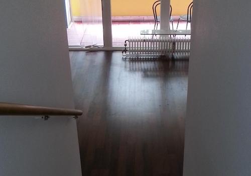 Treppe abwärts zum Wohnbereich