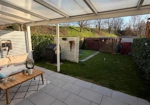 Blick vom Haus in den Garten