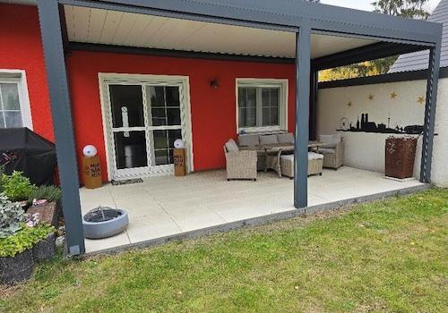 überdachte Terrasse