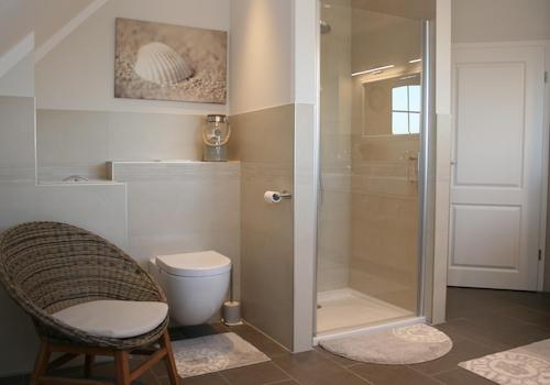 im großen Dusch & Wannenbad