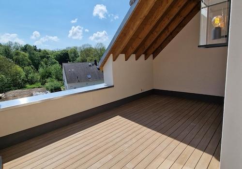 teilweise überdache Loggia