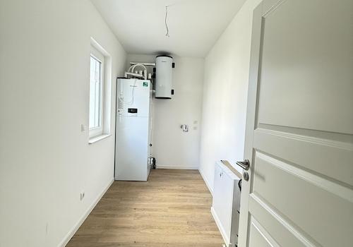 Anschlus- und Waschsraum