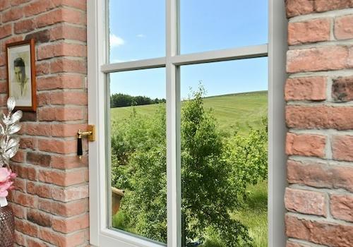 Blick Fenster Empore Richtung Obstwiese