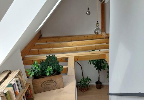 Empore mit Einrichtungsbeispie