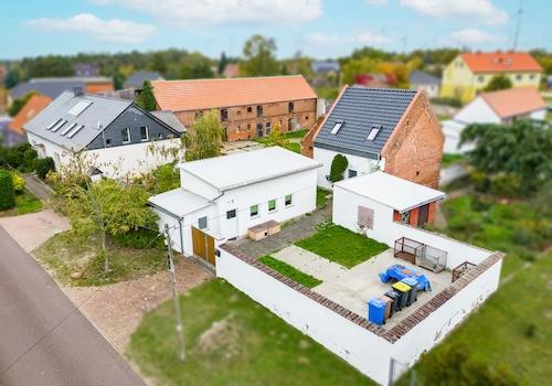 Außenansicht Gebäude 1 und Gebäude 2