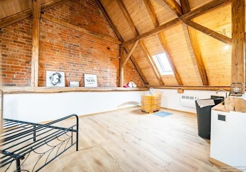 Gebäude 2- Schlafen+Bad