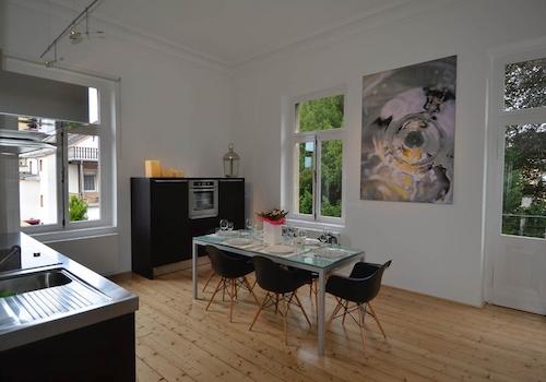 Küche mit Essbereich