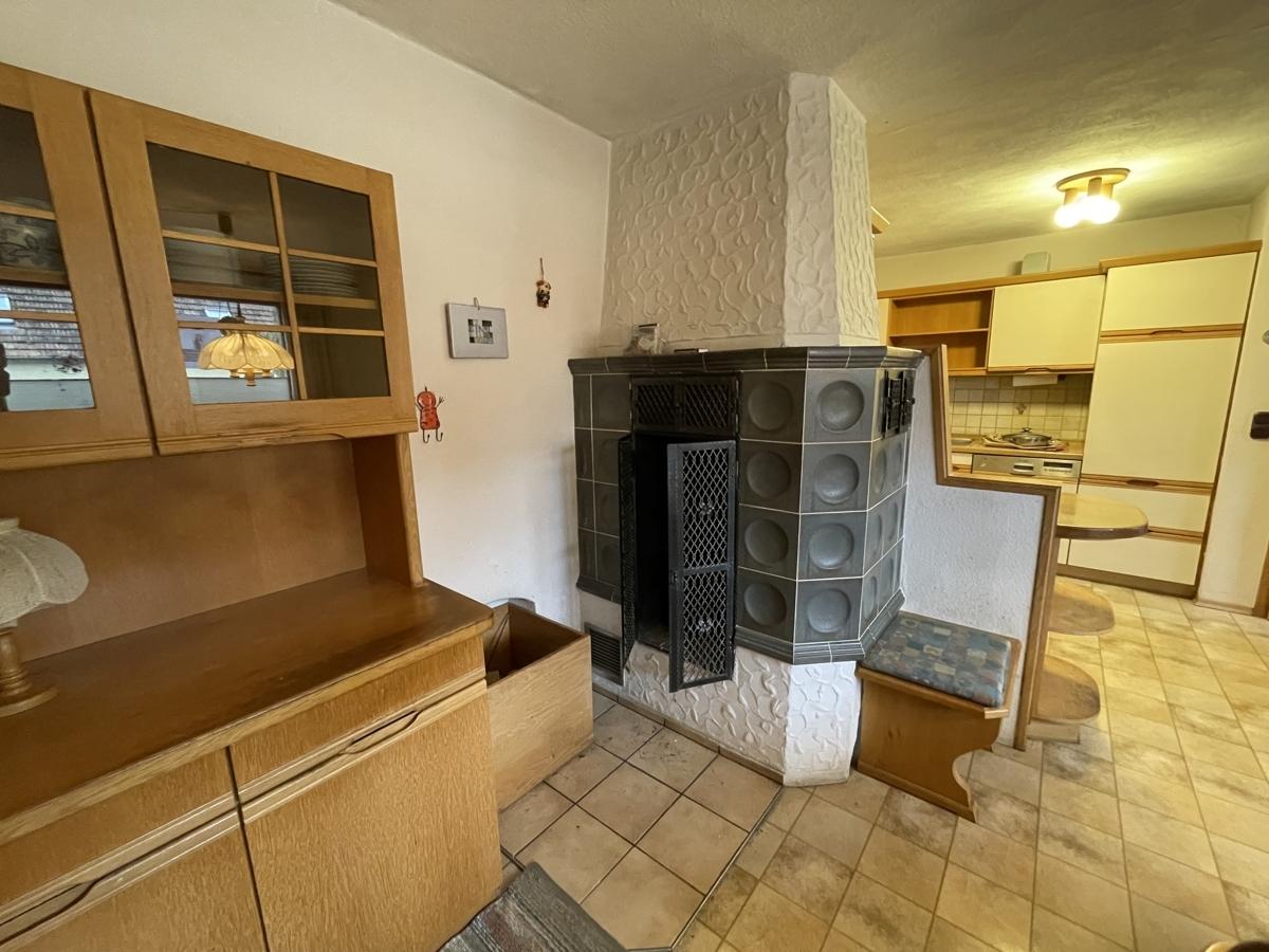 Kachelofen in der Küche im 1. OG