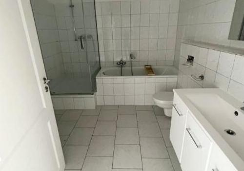 14 Bad nach Sanierung Beispiel 2