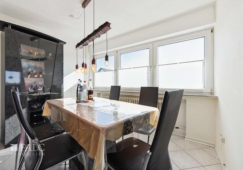 Freundliches Esszimmer OG