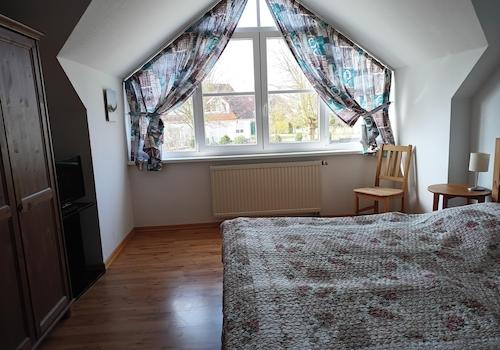 Schlafzimmer mit Gartenblick