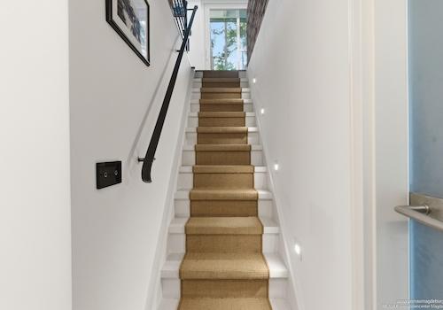 Treppe ins Obergeschoss