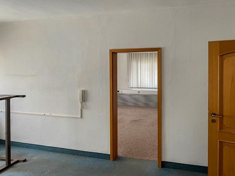 Büro im Flachbau auf West (2)