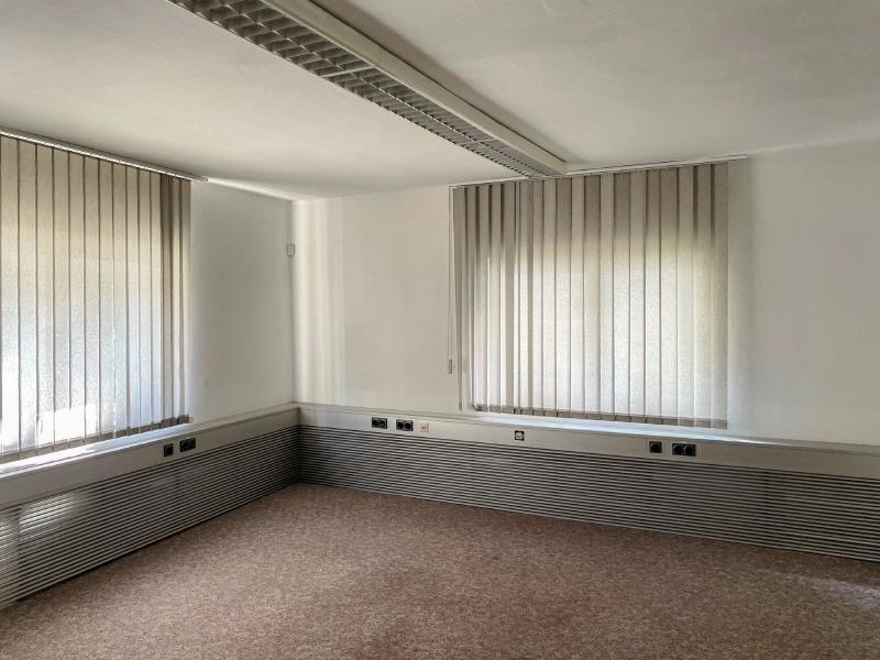 Büro im Flachbau auf West (3)