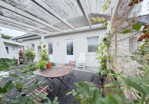 Sonniger Gartensitzplatz