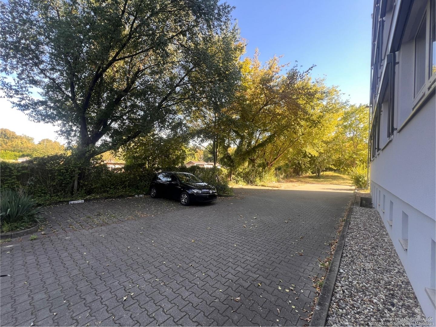 Parkplatz Ostseite
