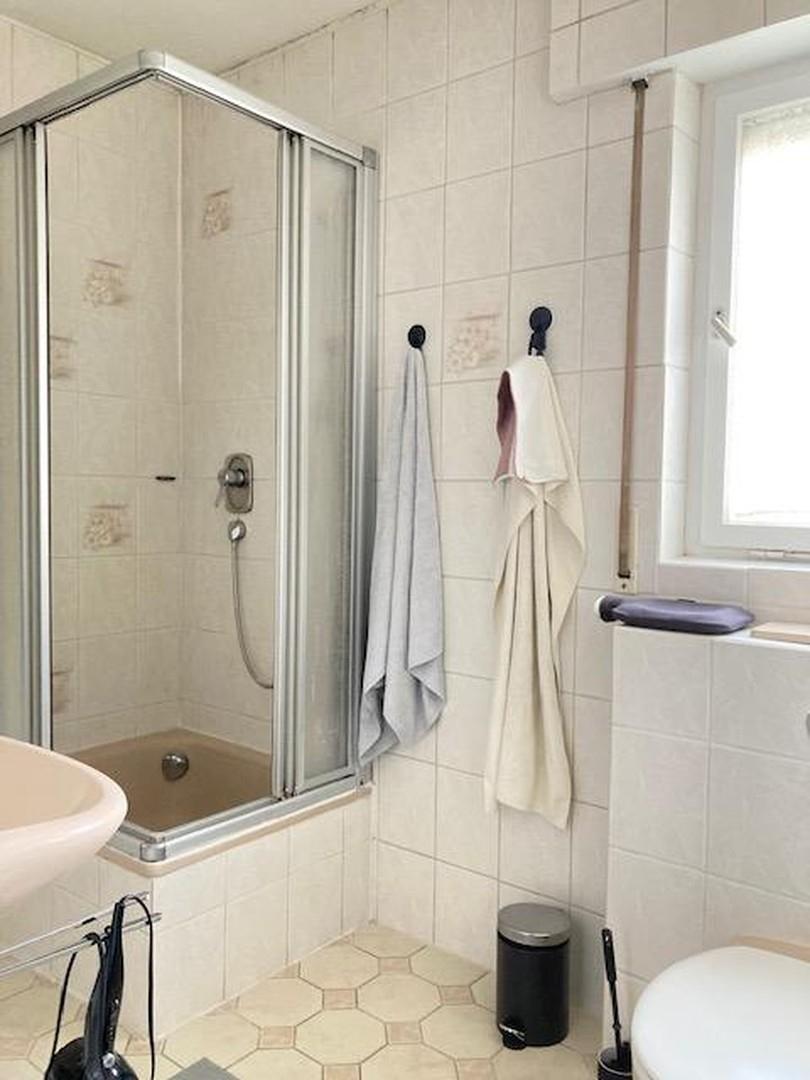 Tageslicht Bad mit Dusche, WC