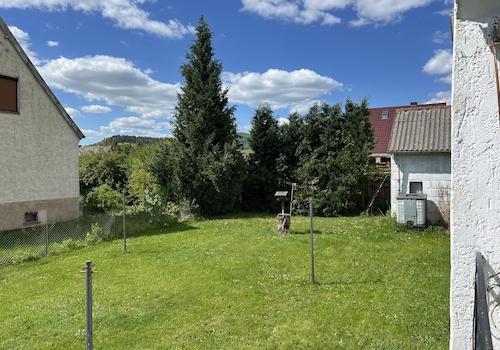 Blick zum Nachargrundstück