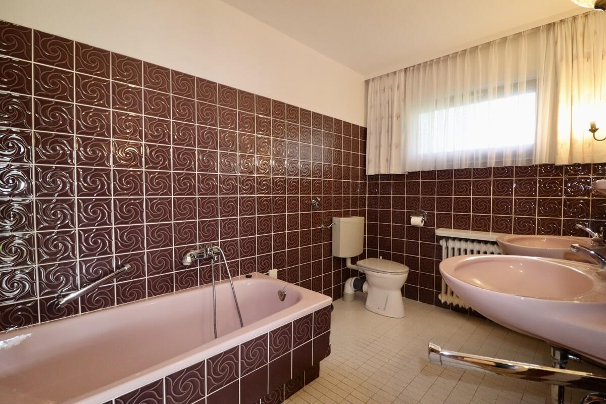 Bad Haus Rechts EG