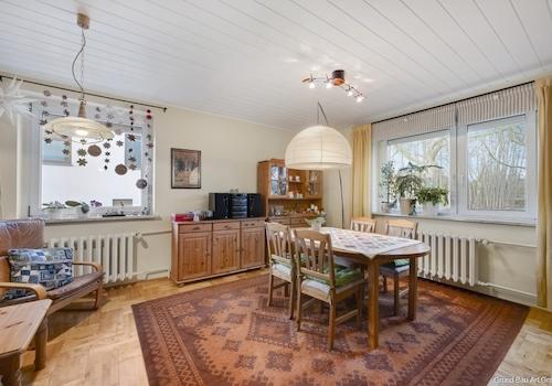 Esszimmer (früher aufgeteilt in 2 Kinderzimmer)