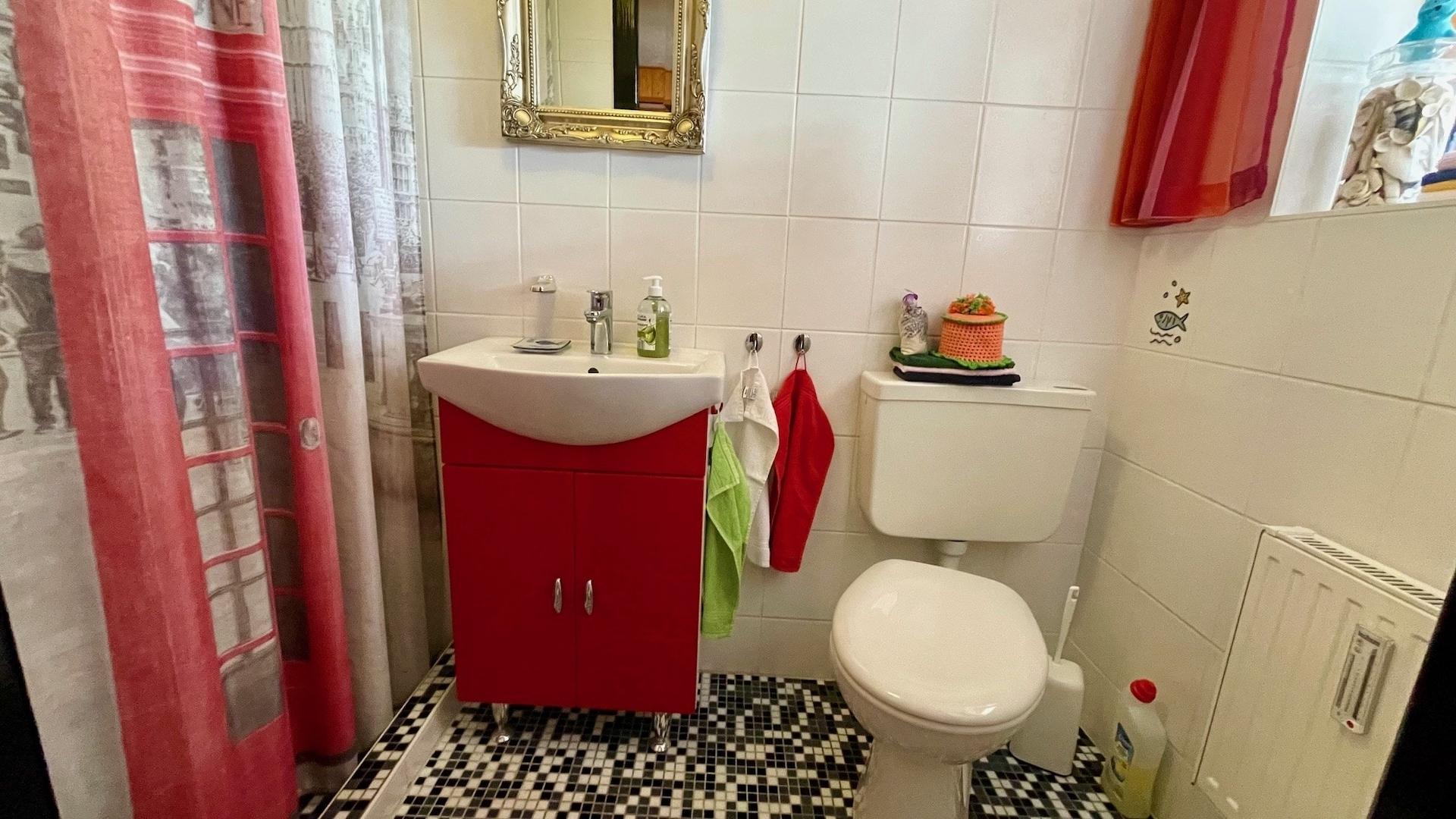 Duschbad im Erdgeschoss