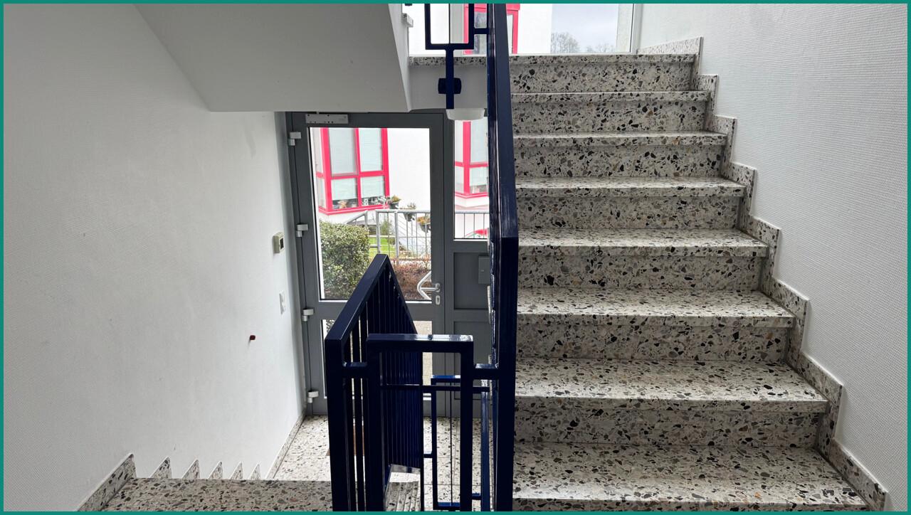 Sehr gepflegtes und helles Treppenhaus