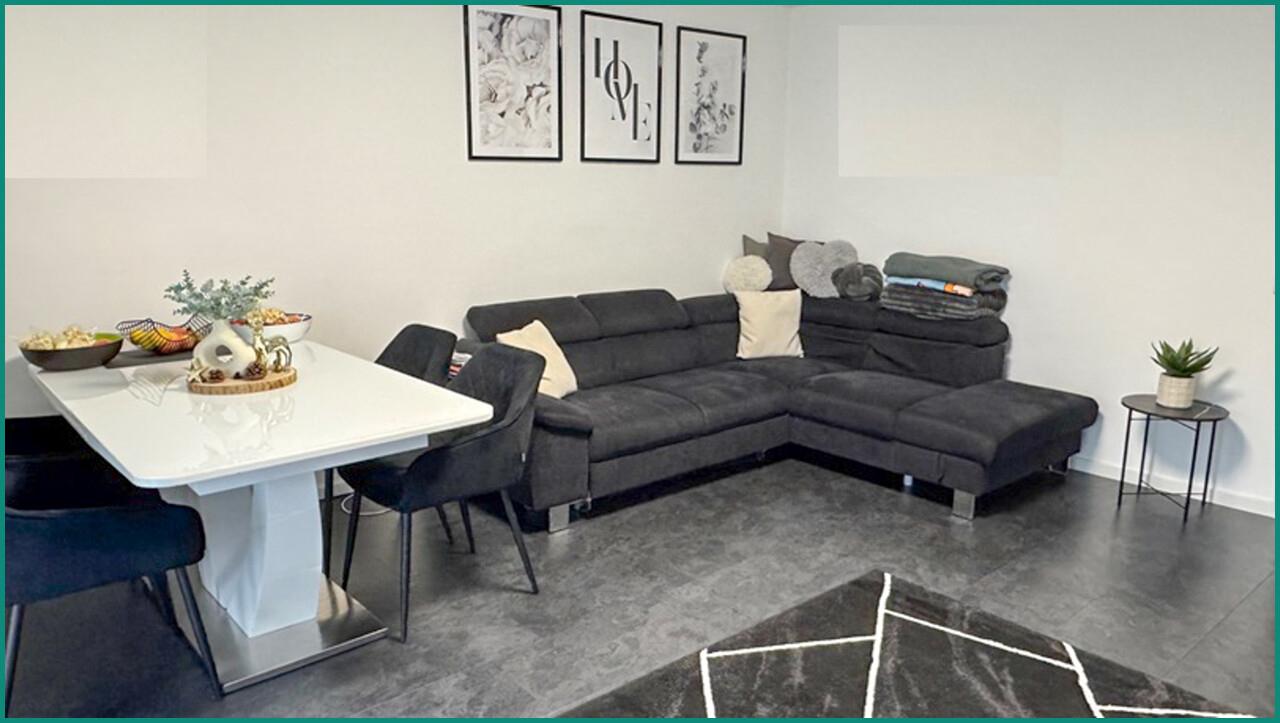 Platz für eine Coutschlandschaft und einen Esstisch