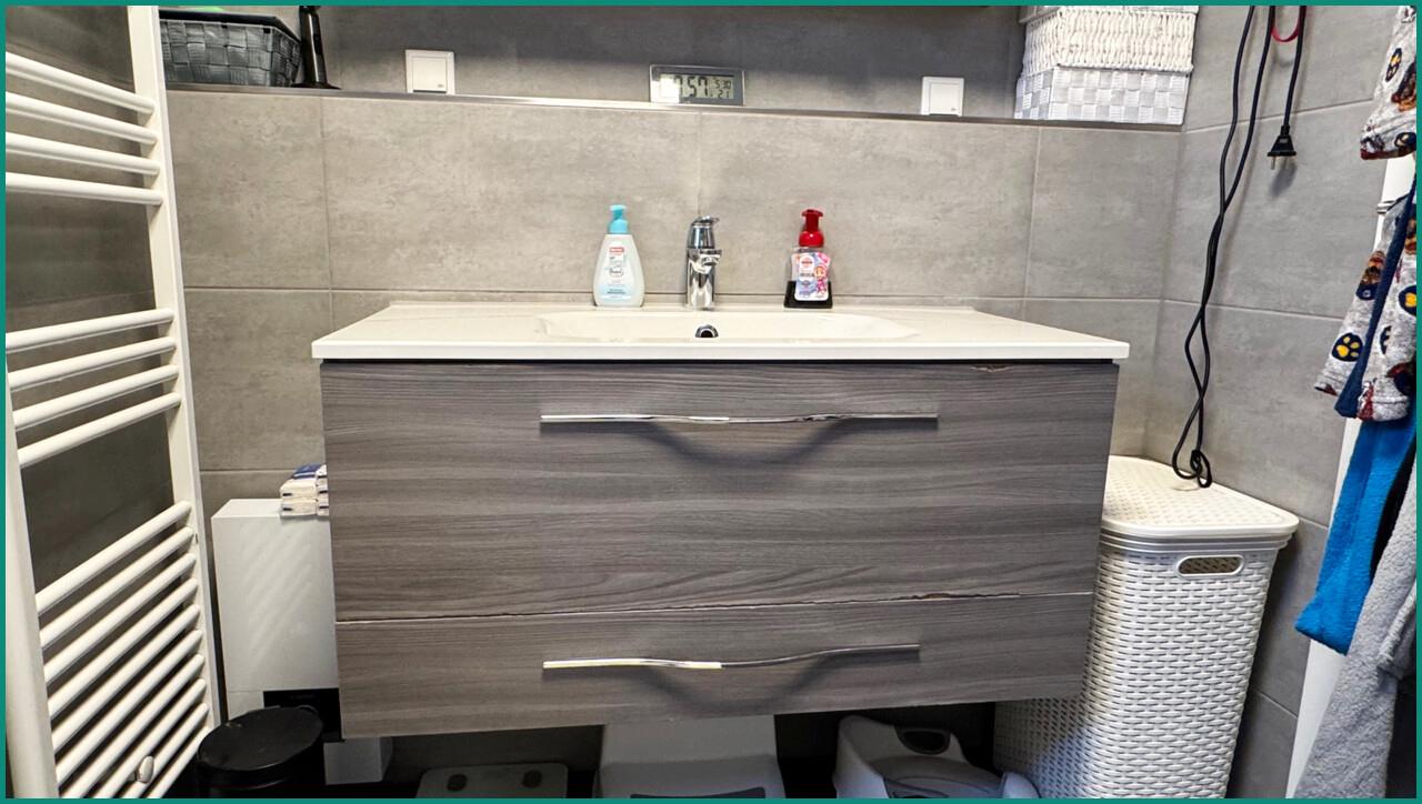 ...und Waschtischunterschrank