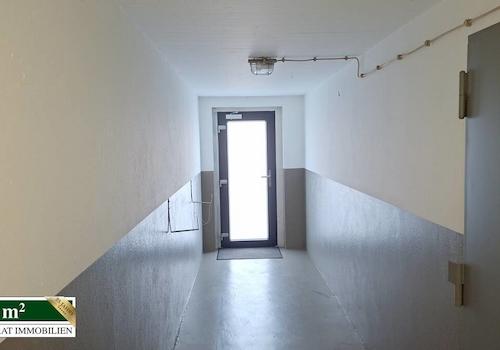 Flur im Keller zu den Garagen