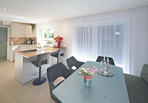 Esszimmer und Küche