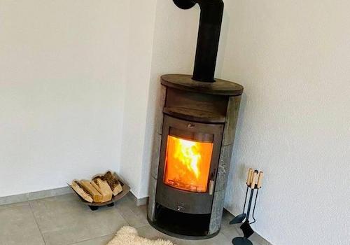 Wohnzimmer mit Kaminofen