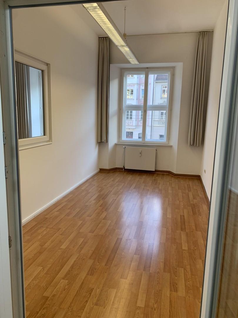 Raum 2 ohne Einrichtung