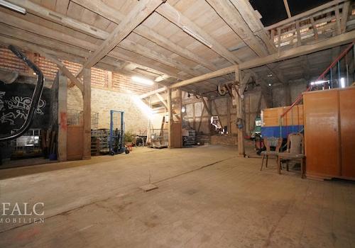 Platz für Fahrzeuge oder kreative Ideen