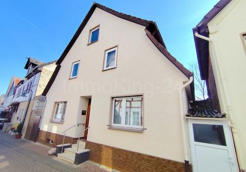 STRA?ENANSICHT DES HAUSES