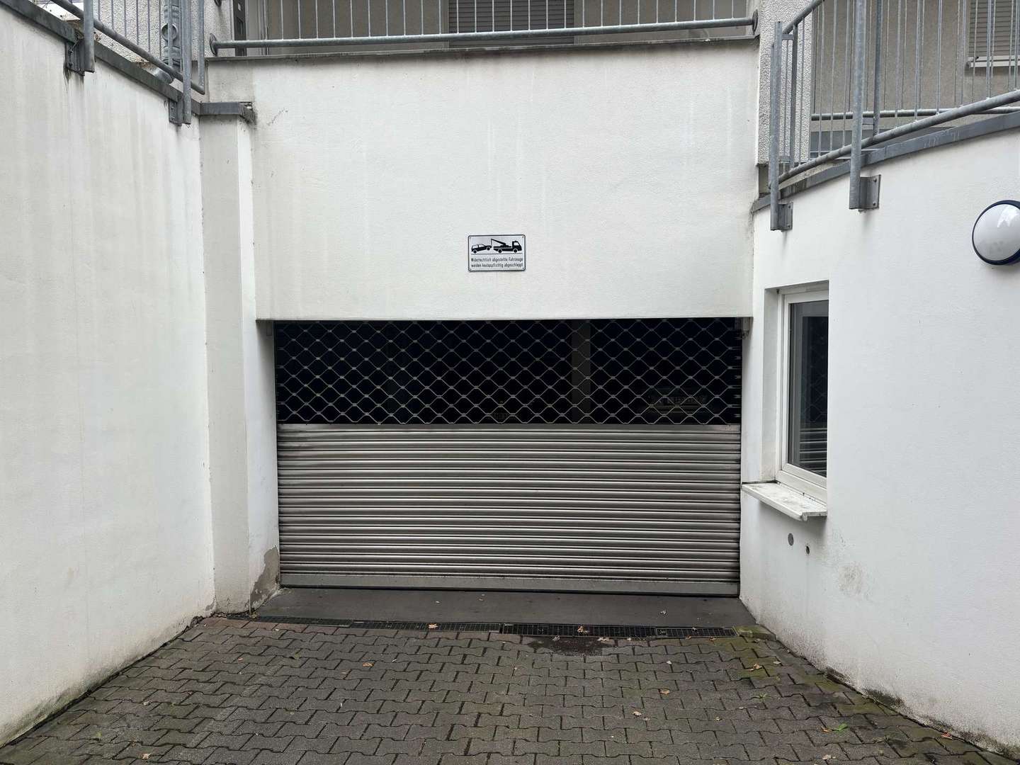 Tiefgarageneinfahrt 