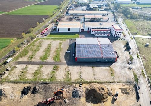 Grundstück mit Halle Blick Ost