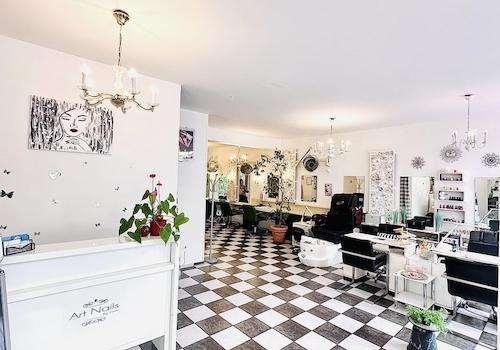 Blick vom Eingang in den Laden