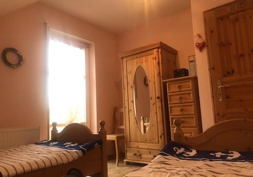 Schlafzimmer mit Balkonzugang